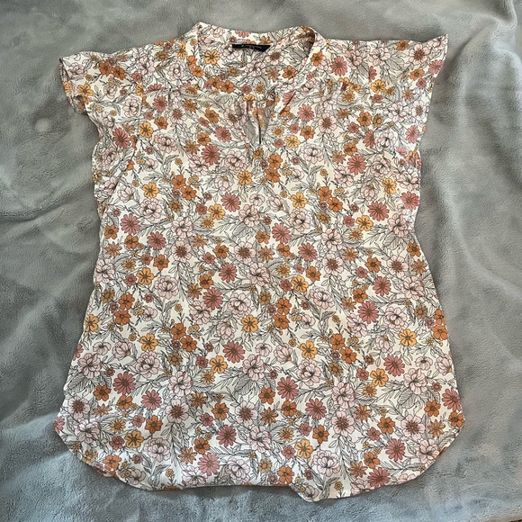 3/$10 ☀️ Denver Hayes Eylet Cap Sleeve Blouse - Picture 1 of 6